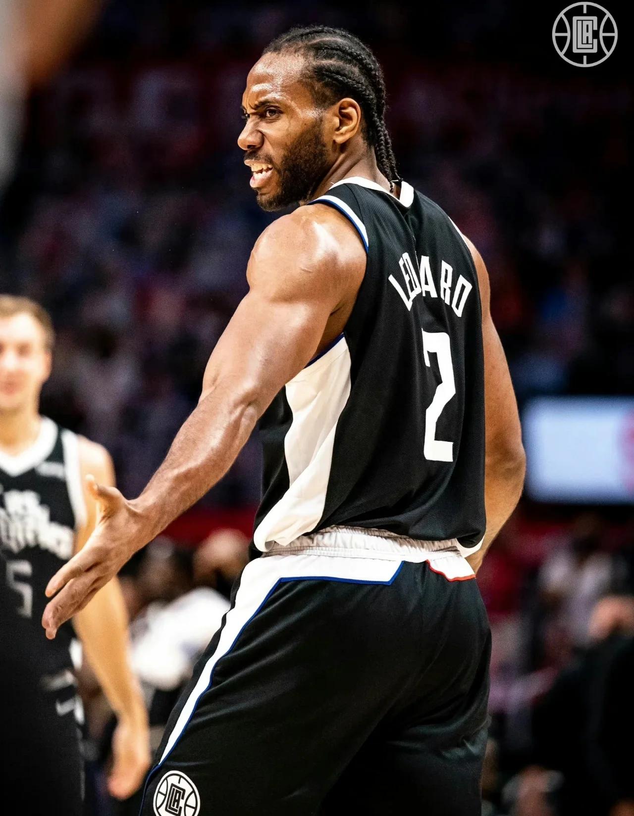 球员抢断后反击一条龙（抢断后全场一条龙反击）