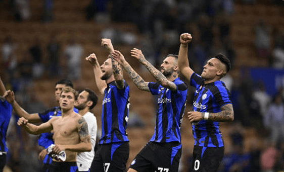 皮萨罗：罗马首要目标是欧冠资格，但再买几个人他们能争冠（皮萨罗：罗马首要任务锁定欧冠席位，若再引进几员大将便可争冠）