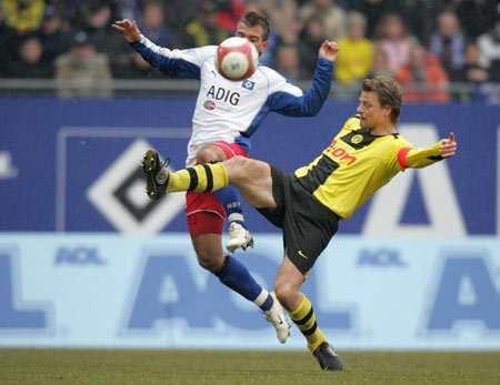 热刺vs小蜜蜂首发：库杜斯、里沙利松领衔！帕利尼亚替补（热刺战小蜜蜂首发公布：里沙利松携库杜斯领衔，帕利尼亚替补待命）