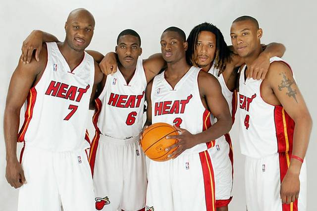 西甲：巴萨客场2-2战平塞维利亚（西甲：巴萨做客与塞维利亚2-2握手言和）