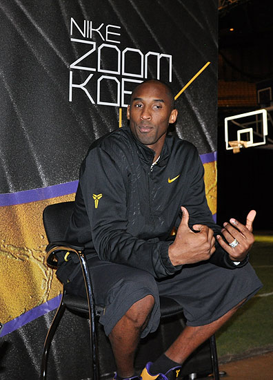 万项：距离理想中的球员还差很多；最后两场比赛不会放松（万项：离理想中的自己仍差很远，余下两战绝不松懈）