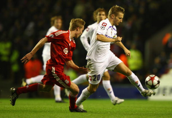 西媒：梅西下榻酒店距诺坎普仅1分钟车程（西媒称：梅西所住酒店距诺坎普开车仅需1分钟）