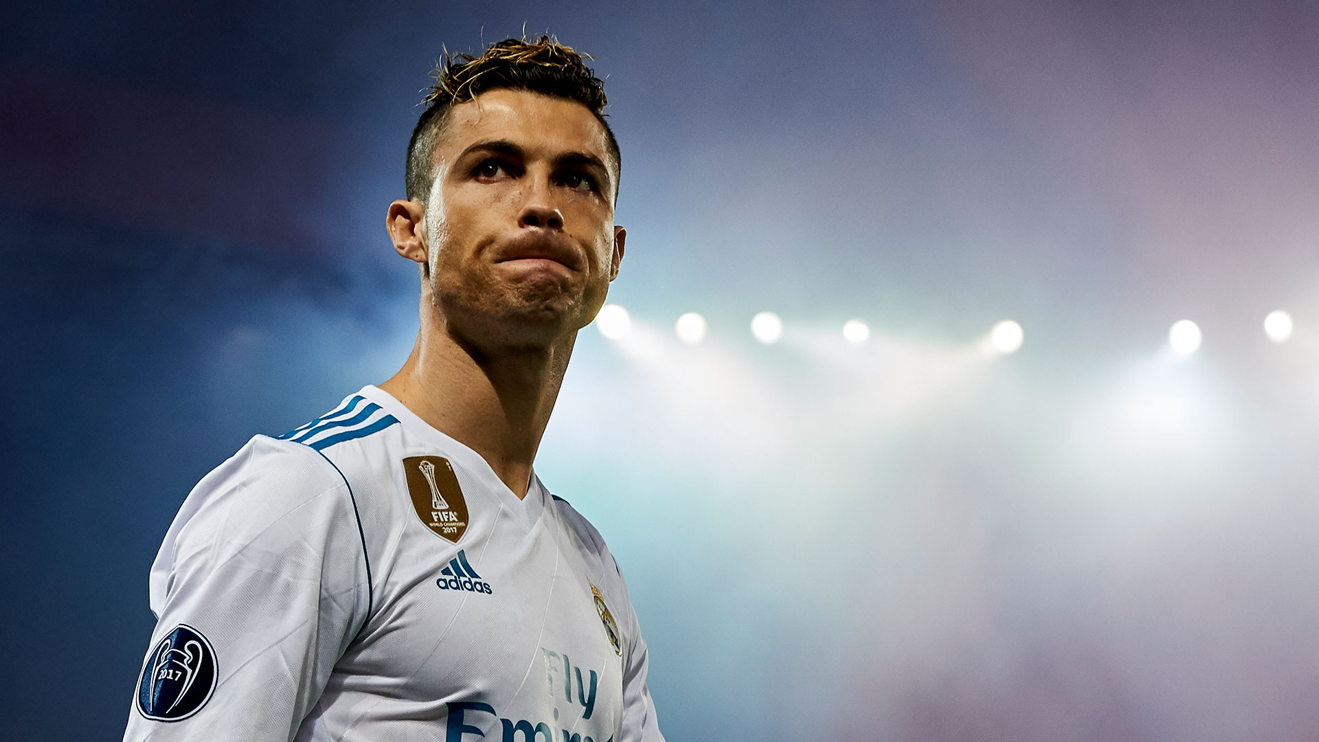 每周电子厂：安东尼倒钩爆头染红，澳超赛场惊现断子绝孙脚（每周电子厂：安东尼倒钩击中头部被红牌罚下，澳超赛场上演断子绝孙式恶铲）