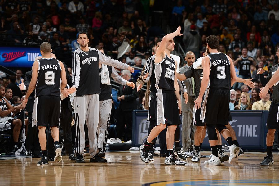 逐渐复苏！班凯罗低开高走贡献18分7篮板4助攻（状态回暖！班凯罗先抑后扬砍下18分7篮板4助攻）