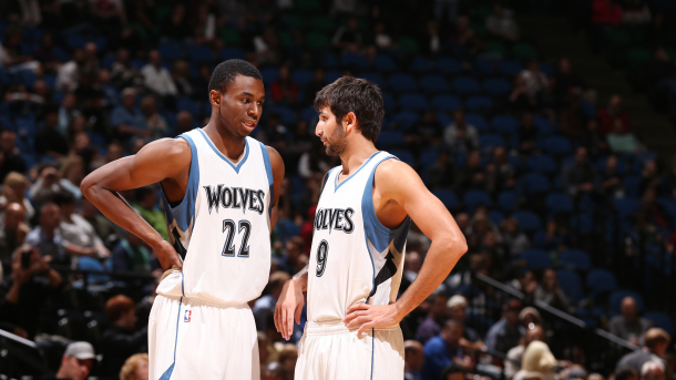 足球世界杯官方球票再次被抢空，黄牛疯狂加价（足球世界杯官方门票再度售罄，黄牛哄抬票价）