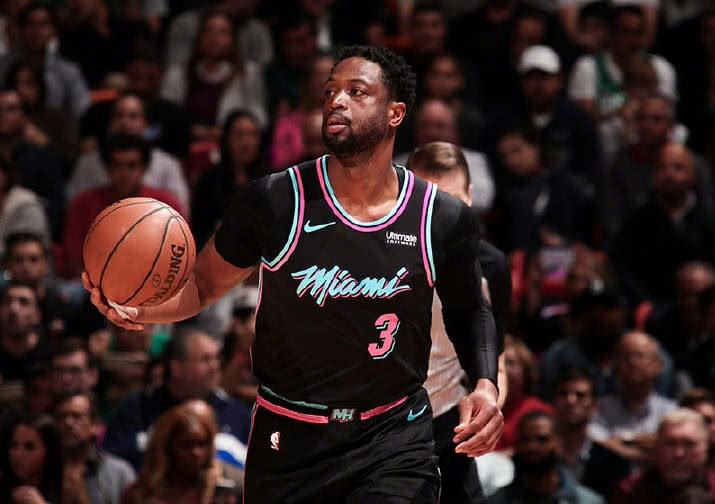 胡荷韬：现在膝盖还有很多问题；已不把自己看作年轻球员了（胡荷韬直言膝盖问题尚多，已不再将自己归为年轻球员）